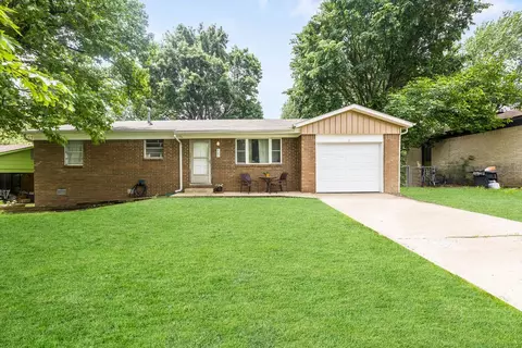 407 Wren Cir, Fayetteville, AR 72704