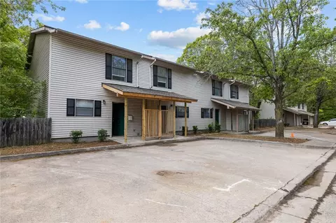 1451 E Sequoyah Ct, Fayetteville, AR 72701