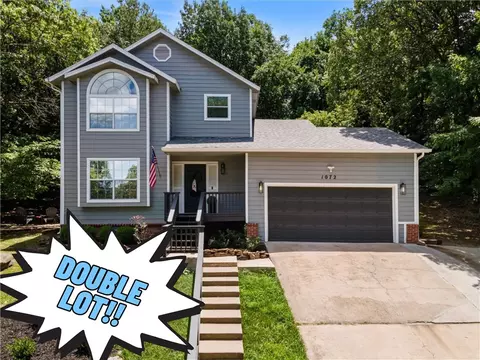 1072 Valley View Dr, Fayetteville, AR 72701