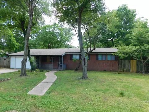 149 Neal St, Farmington, AR 72730