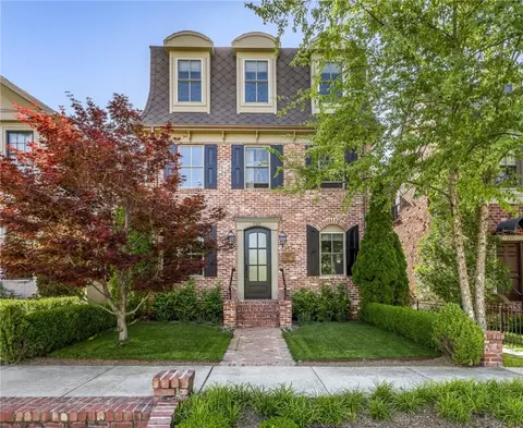 242 SW D St, Bentonville, AR 72712