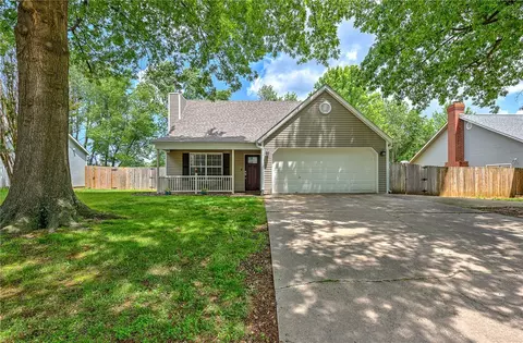2407 W Mulberry St, Rogers, AR 72758