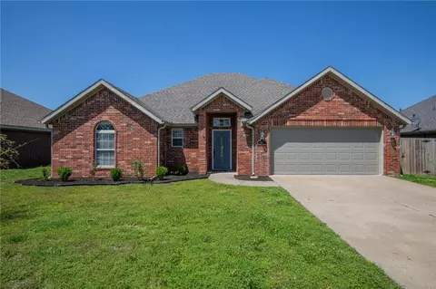 111 W Post Meadows Dr, Rogers, AR 72758