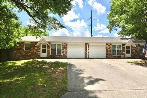 2401 Pin Oak Dr, Springdale, AR 72762