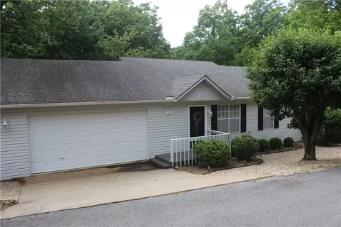 3 Whitton Ln, Bella Vista, AR 72714