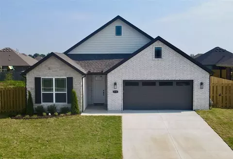 4718 W Monaco Bnd, Fayetteville, AR 72704
