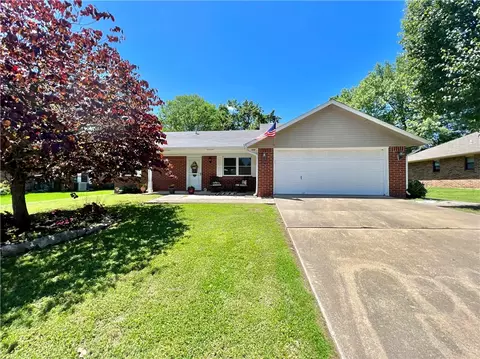 1800 S 16th St, Rogers, AR 72758
