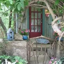 14 Nut St, Eureka Springs, AR 72632