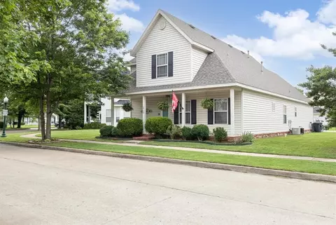 2700 Whit Ln, Fayetteville, AR 72704