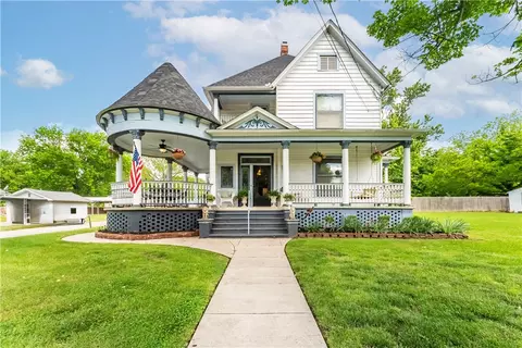 200 E Parks St, Prairie Grove, AR 72753