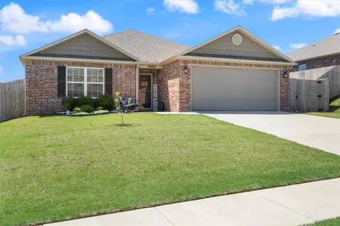 6902 SW Whitmarsh Rd, Bentonville, AR 72713