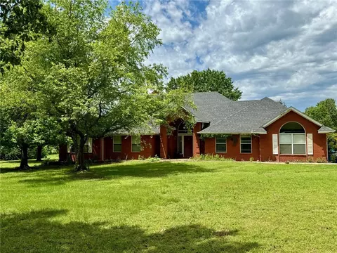 4890 Butterfield Coach Rd, Springdale, AR 72764