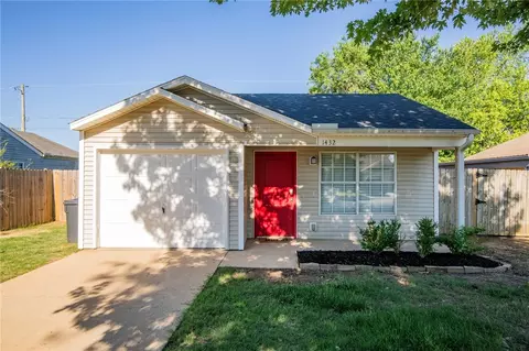 1432 B St, Rogers, AR 72756