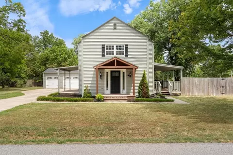 703 W Elgin St, Siloam Springs, AR 72761