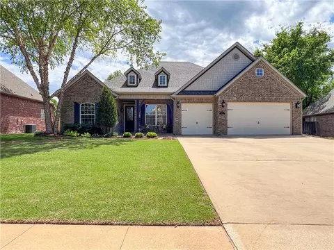 1510 Whippoorwill Ln, Bentonville, AR 72712