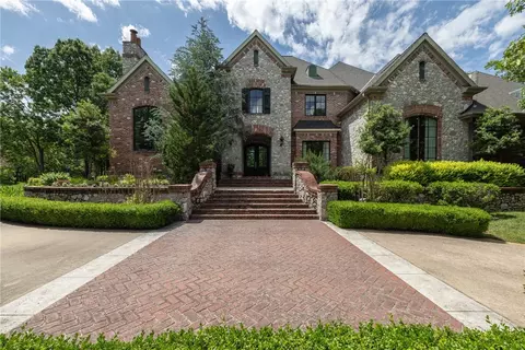 5024 Prestwick Cir, Fayetteville, AR 72704