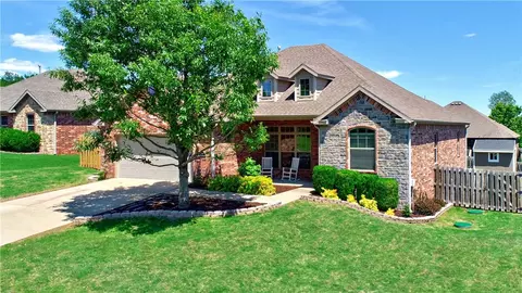 207 Jones St, Lowell, AR 72745