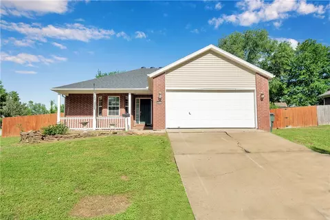 814 S Parkwood Dr, Fayetteville, AR 72701
