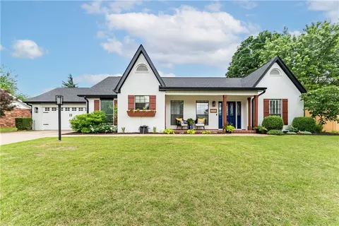 1273 Ash St, Fayetteville, AR 72703
