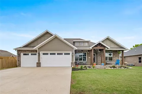 801 Mckenzie Ave, Siloam Springs, AR 72761