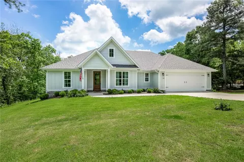 24 Castlebay Ln, Bella Vista, AR 72715