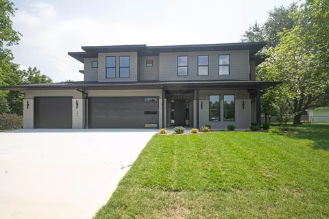 104 NW Trail Ridge Rd, Bentonville, AR 72712