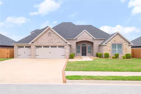 310 Chaparral St, Centerton, AR 72719