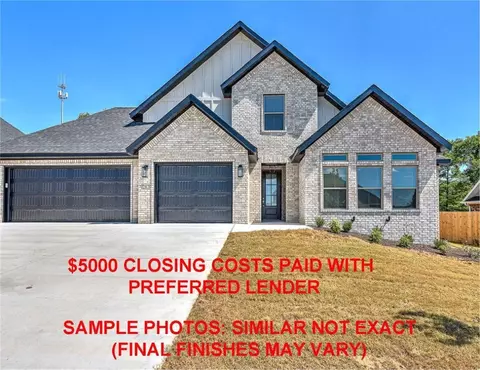1523 Padova Ave, Tontitown, AR 72770