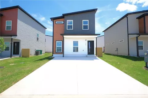 1051 Kentucky Ave, Bentonville, AR 72713