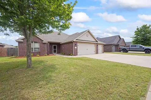 2913 N 14th Pl, Rogers, AR 72756