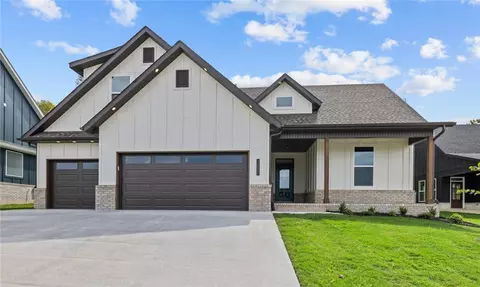 1221 Bunker Dr, Pea Ridge, AR 72751