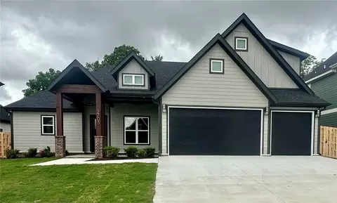 2705 Nova Ave, Lowell, AR 72745
