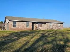 10048 Phillips Cemetery Rd, Bentonville, AR 72712