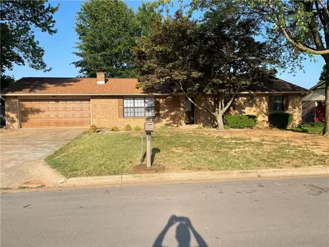 523 Garland Pl, Lowell, AR 72745