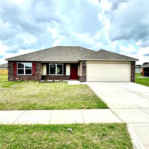 2709 Trout St, Pea Ridge, AR 72751