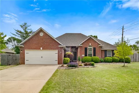 100 Fox Glove Ln, Bentonville, AR 72712
