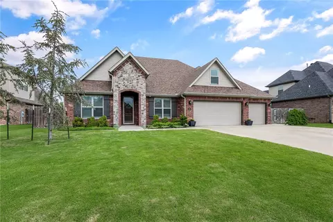 4613 W Canopy Meadows Dr, Rogers, AR 72758