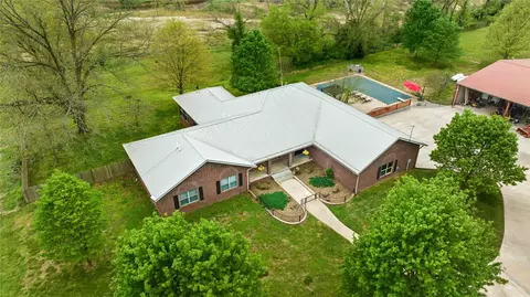 11619 Stage Coach Rd, Gravette, AR 72736