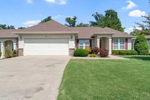 4 Canopy Ln, Bella Vista, AR 72714