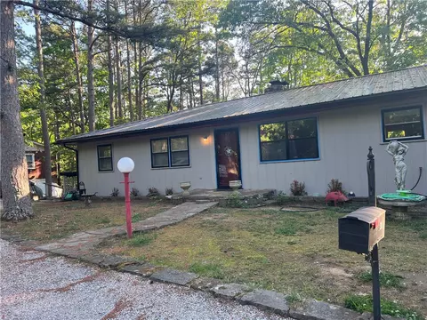 40 E Mountain Dr, Eureka Springs, AR 72632