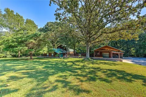 12654 Pioneer Ln, Gentry, AR 72734