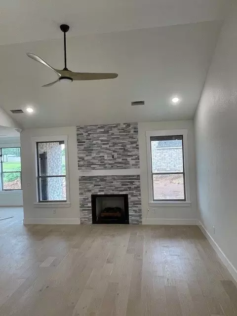 650 Abigail St, Centerton, AR 72719 photo 3