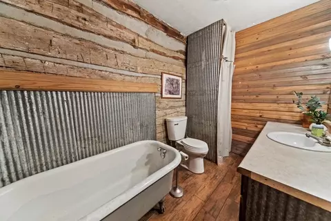 Bath - 14785 Tomato Wc 215 Rd, West Fork, AR 72774 photo 1 of 3