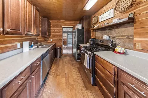 Kitchen - 14785 Tomato Wc 215 Rd, West Fork, AR 72774 photo 3 of 4