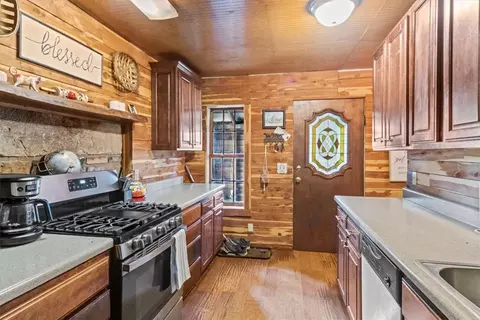 Kitchen - 14785 Tomato Wc 215 Rd, West Fork, AR 72774 photo 4 of 4