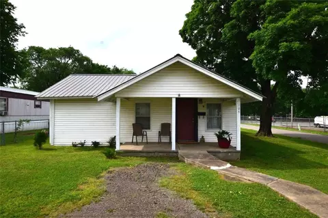 104 Elm St, Stilwell, OK 74960