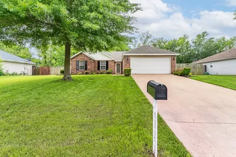599 Richland Creek Ave, Elkins, AR 72727