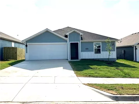 402 NW Pinwheel St, Highfill, AR 72734