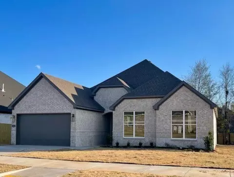 3331 E Greystone Dr, Fayetteville, AR 72764