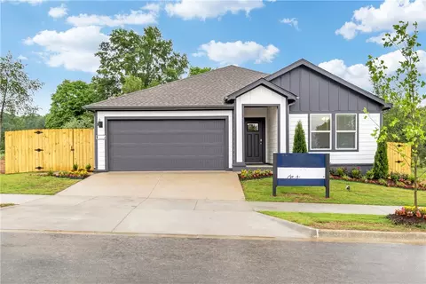 2602 N Snowball Dr, Fayetteville, AR 72704